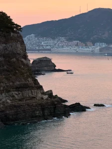 강릉 바다 여행, 바람이 강한 날 카페·해변 일정을 바꾸는 방법